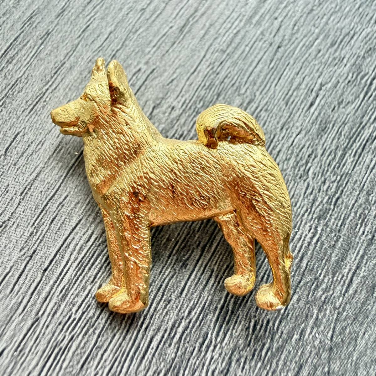 Elkhound Brooch - Gold Plate | Alden Arts